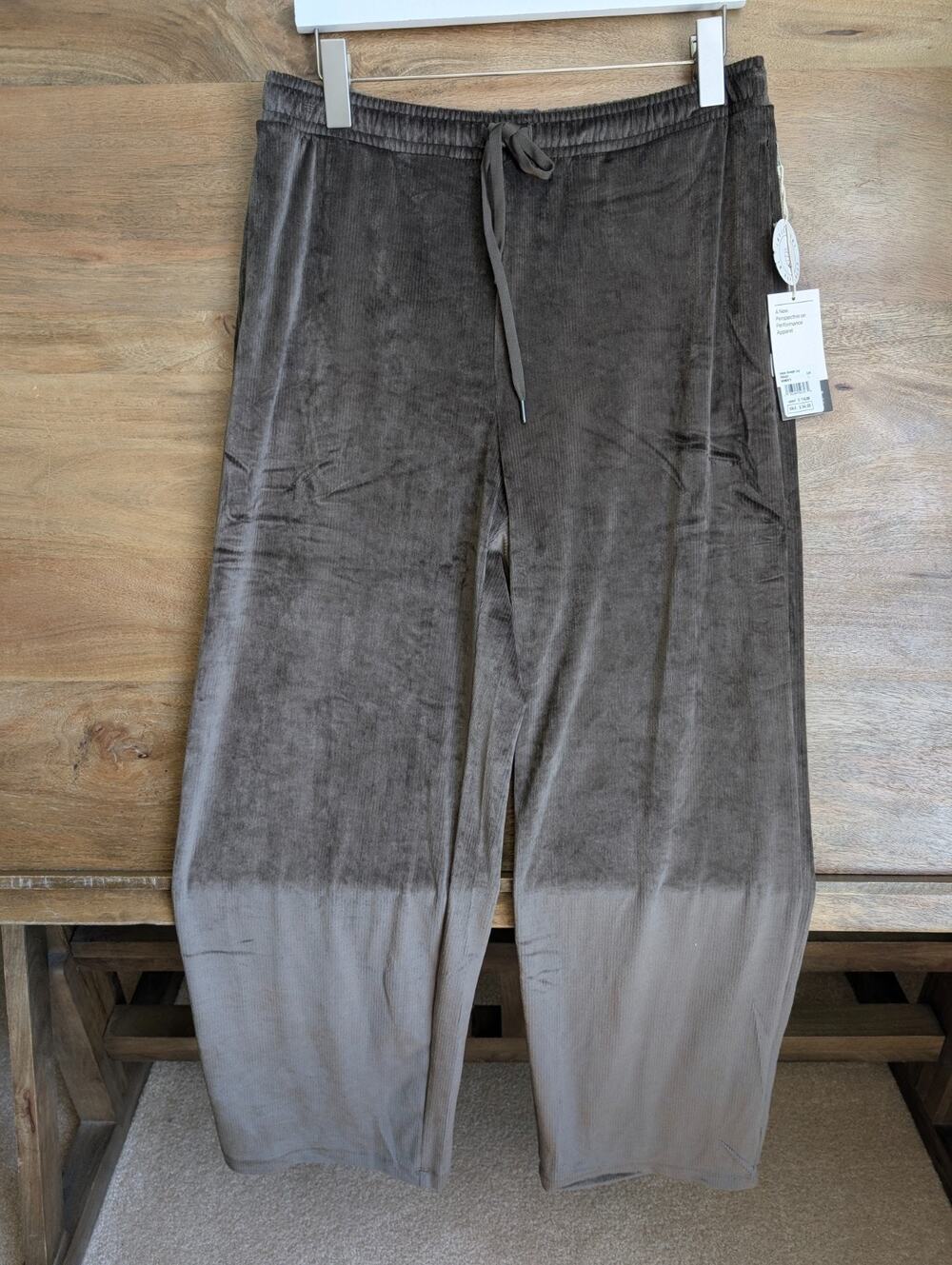 NWT Vuori Haven Straight Leg Pants Womens L Dark Jade Athleisure Comfort VW4431